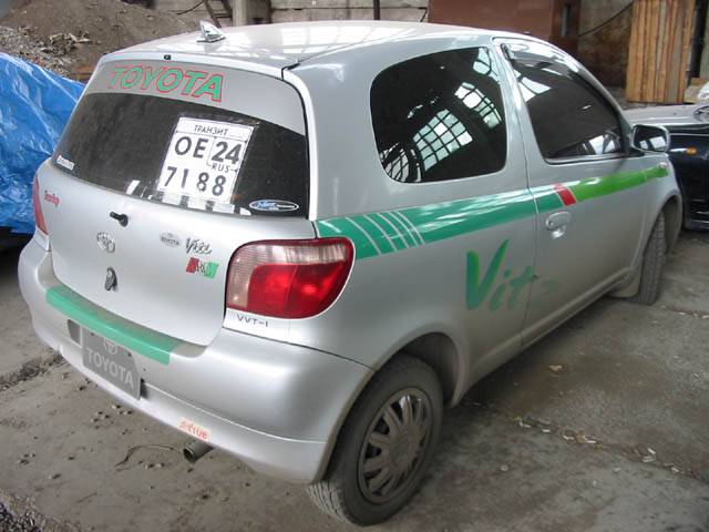 2000 Toyota Vitz