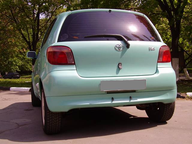 2000 Toyota Vitz