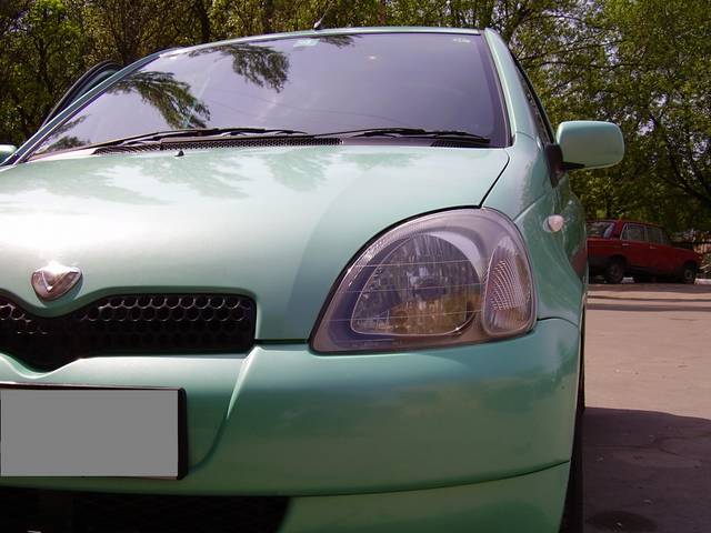 2000 Toyota Vitz