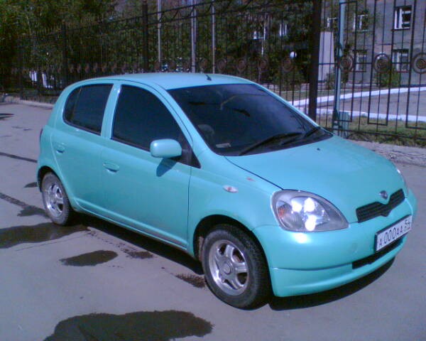 2000 Toyota Vitz