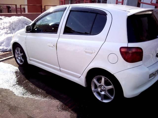 2000 Toyota Vitz