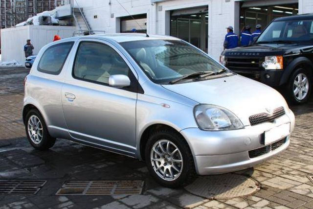 2000 Toyota Vitz