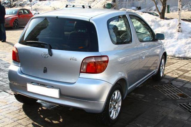 2000 Toyota Vitz