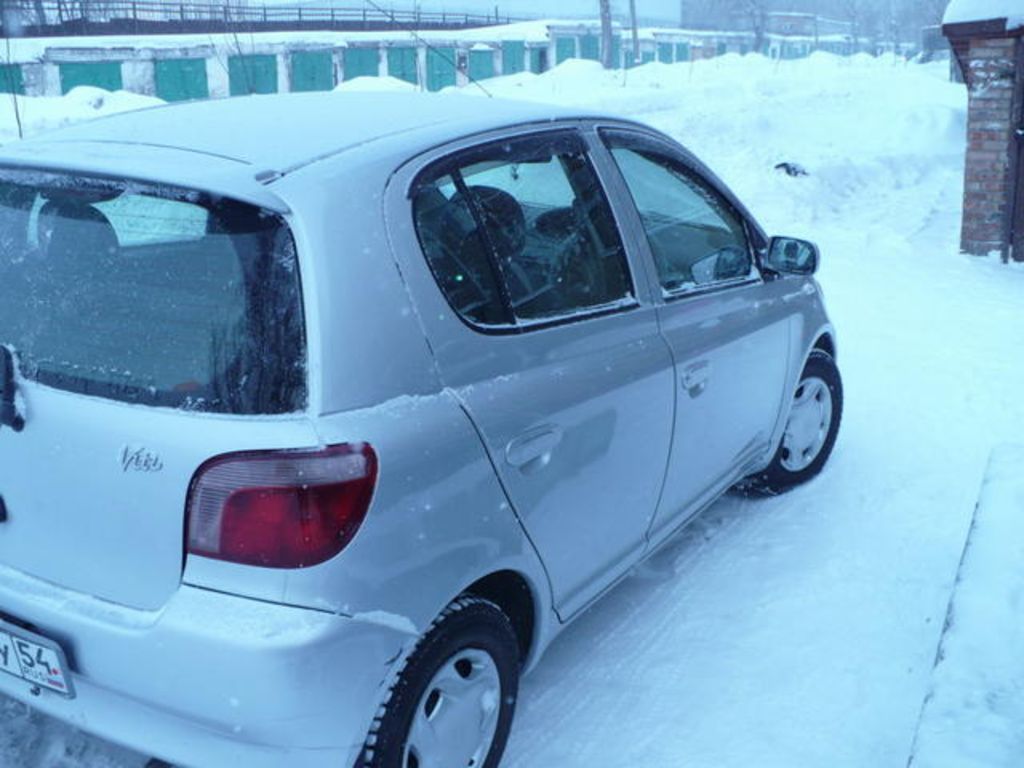 2000 Toyota Vitz