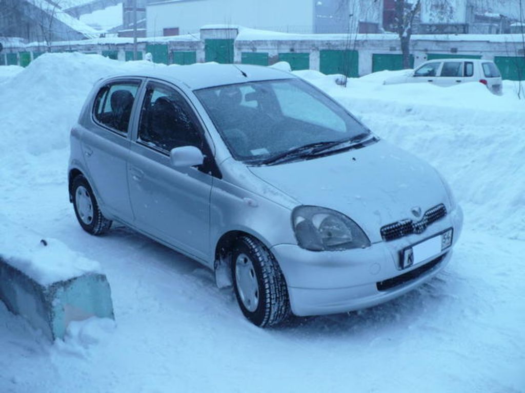 2000 Toyota Vitz