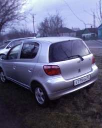 2000 Vitz