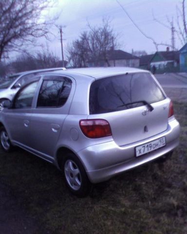 2000 Toyota Vitz