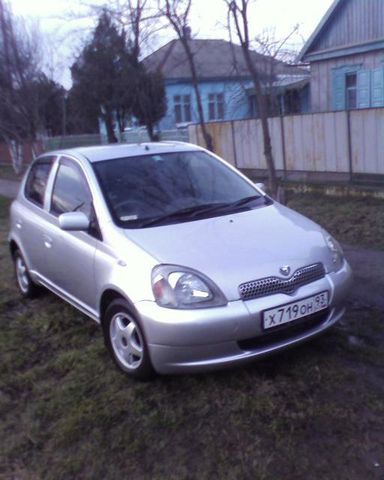 2000 Toyota Vitz