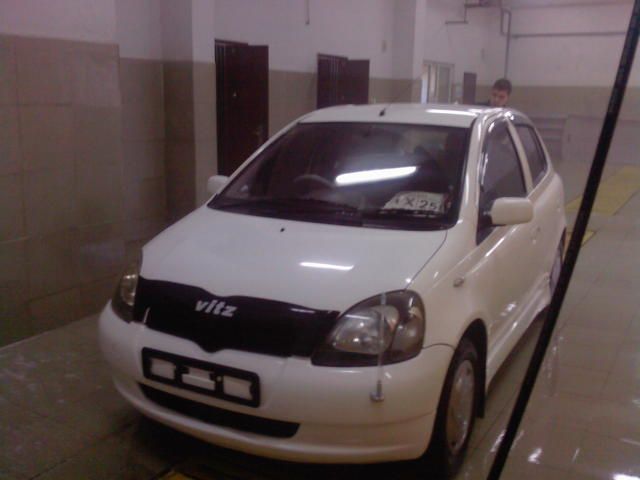 2000 Toyota Vitz
