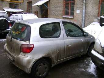 2000 Vitz