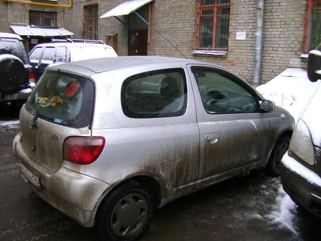 2000 Toyota Vitz