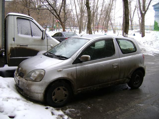 2000 Toyota Vitz