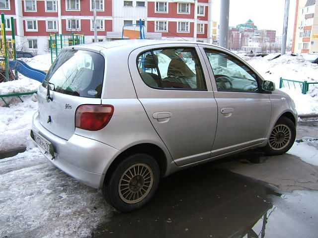 2000 Toyota Vitz