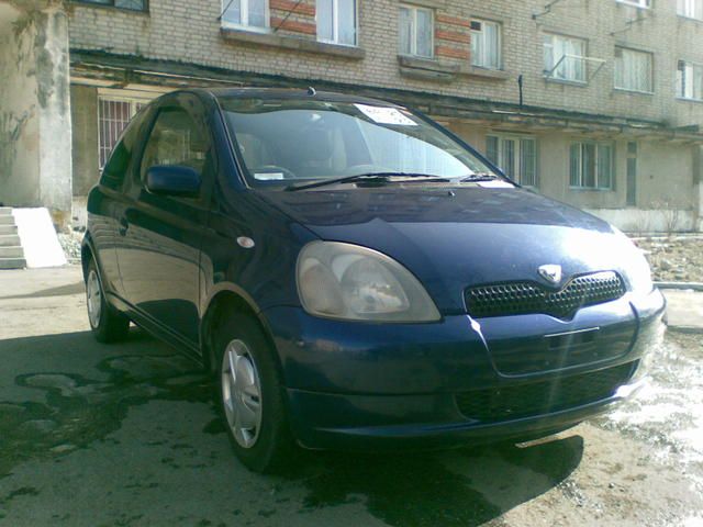 2000 Toyota Vitz