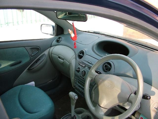 2000 Toyota Vitz