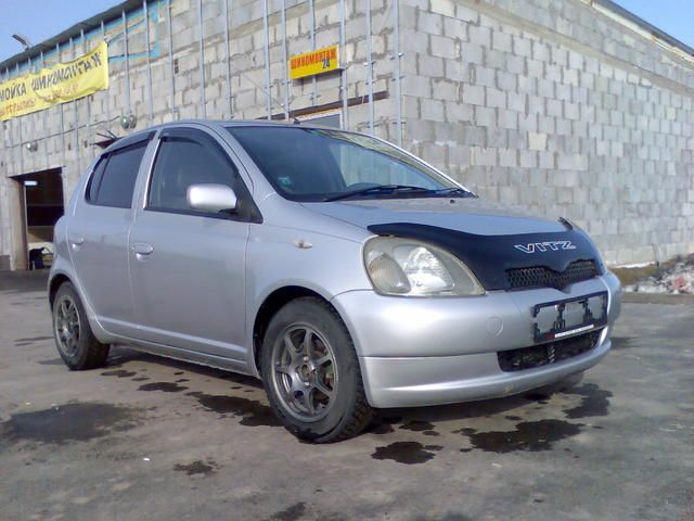 2000 Toyota Vitz