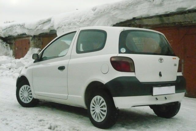 2000 Toyota Vitz