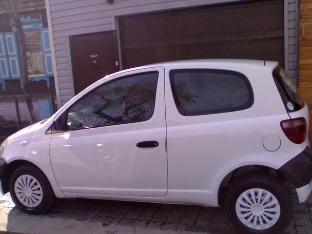 2000 Toyota Vitz