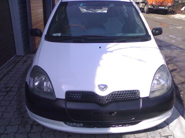 2000 Toyota Vitz