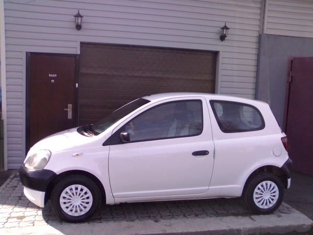 2000 Toyota Vitz