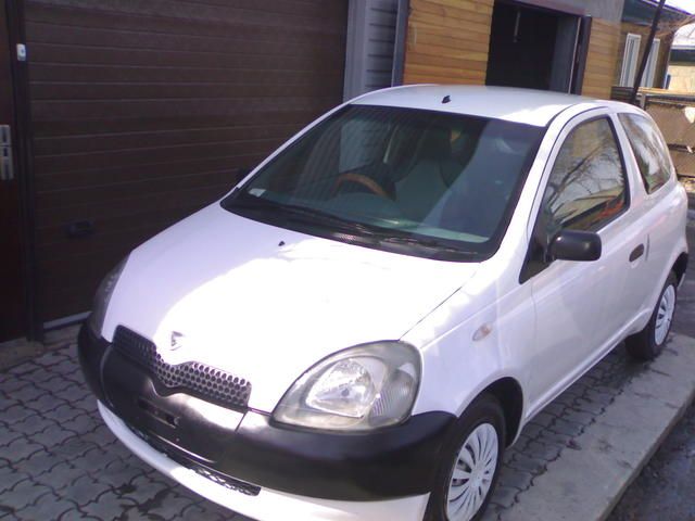 2000 Toyota Vitz