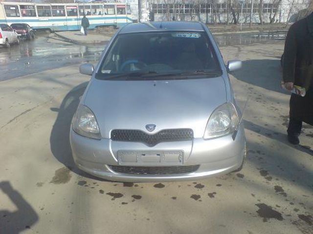 2000 Toyota Vitz