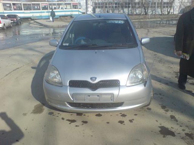 2000 Toyota Vitz