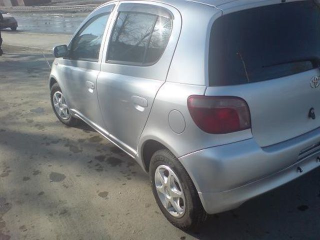 2000 Toyota Vitz