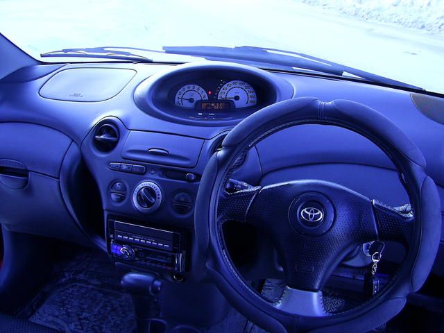 2000 Toyota Vitz