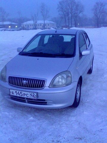 2000 Toyota Vitz