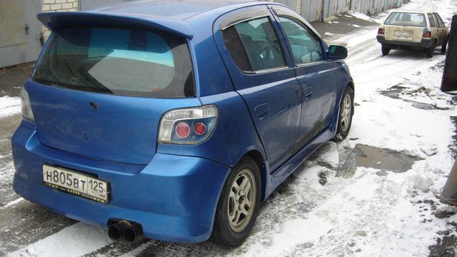 2000 Toyota Vitz