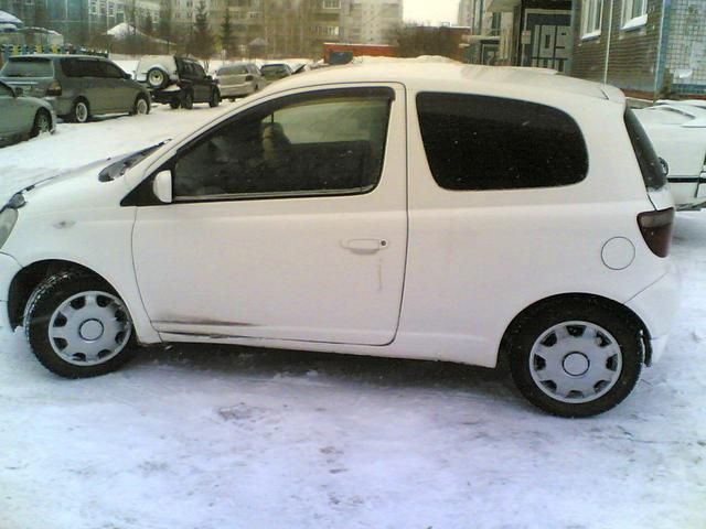 2000 Toyota Vitz