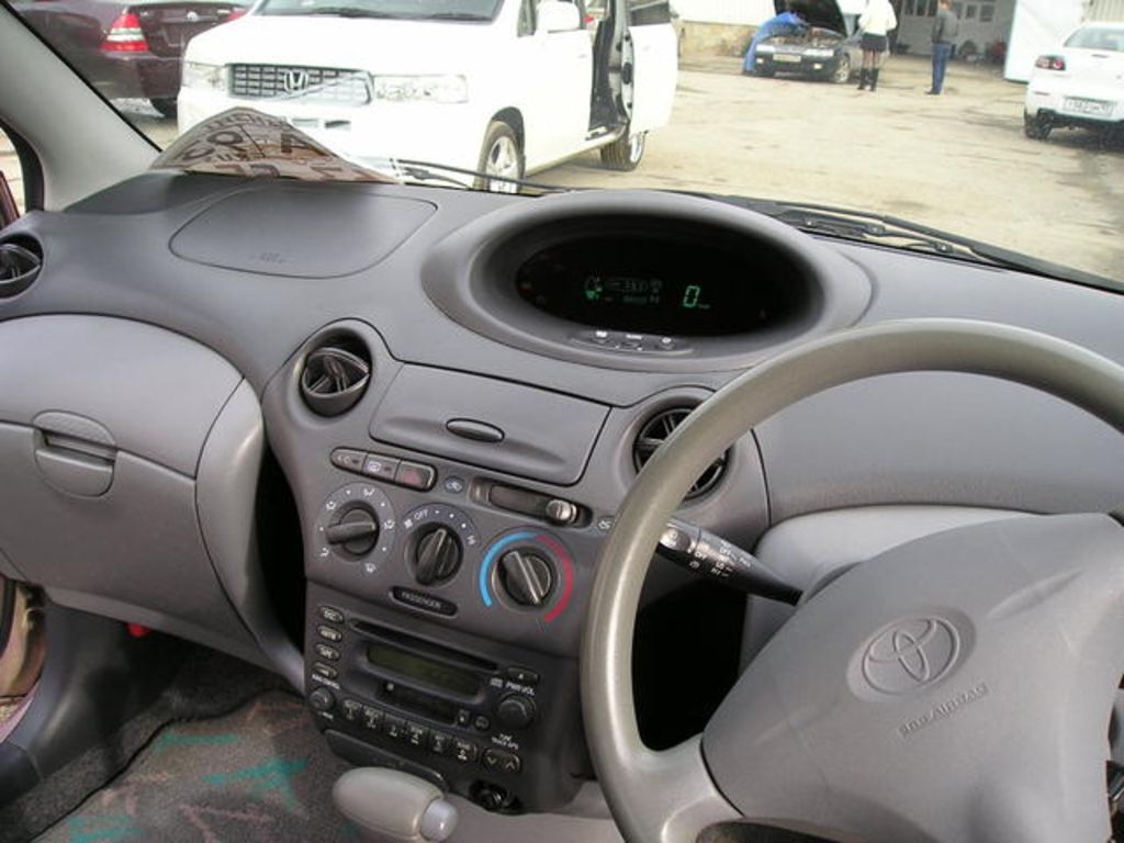 2000 Toyota Vitz