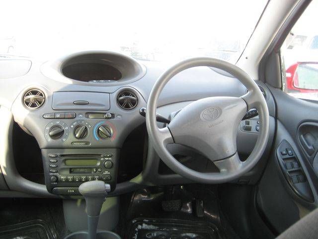 2000 Toyota Vitz