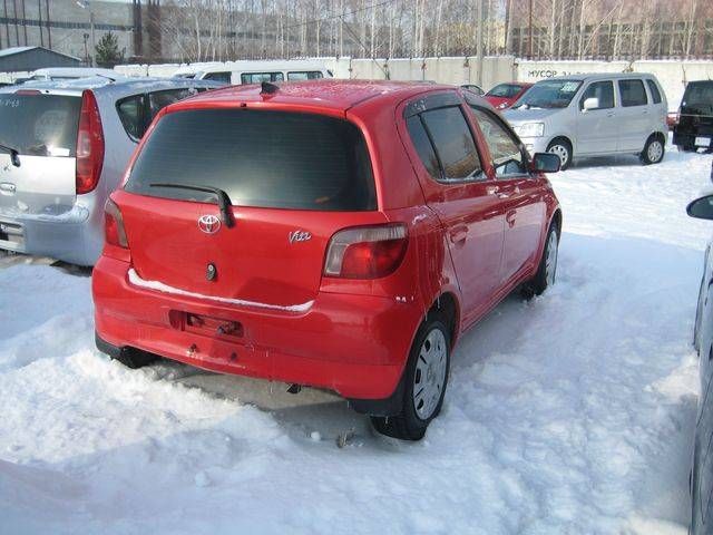 2000 Toyota Vitz