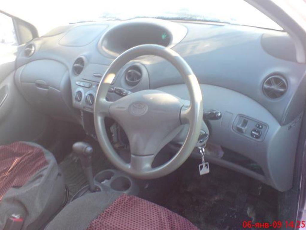 2000 Toyota Vitz