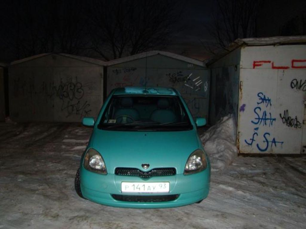 2000 Toyota Vitz