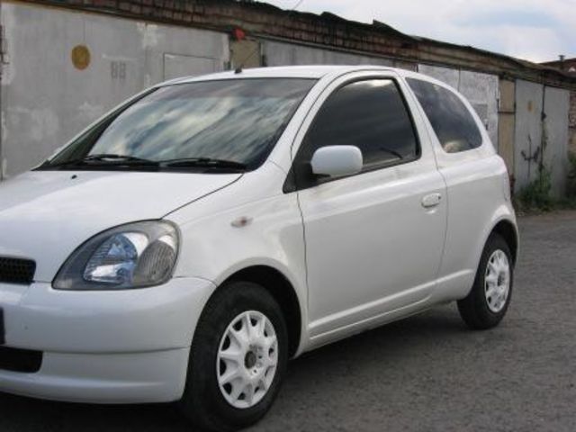 2000 Toyota Vitz