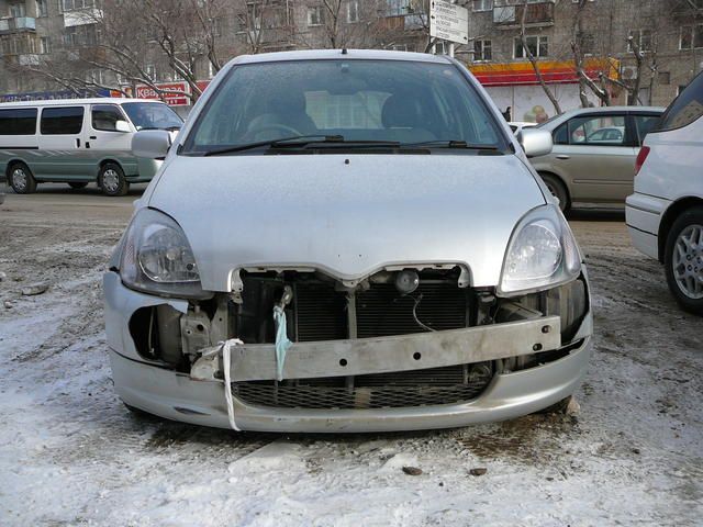 2000 Toyota Vitz