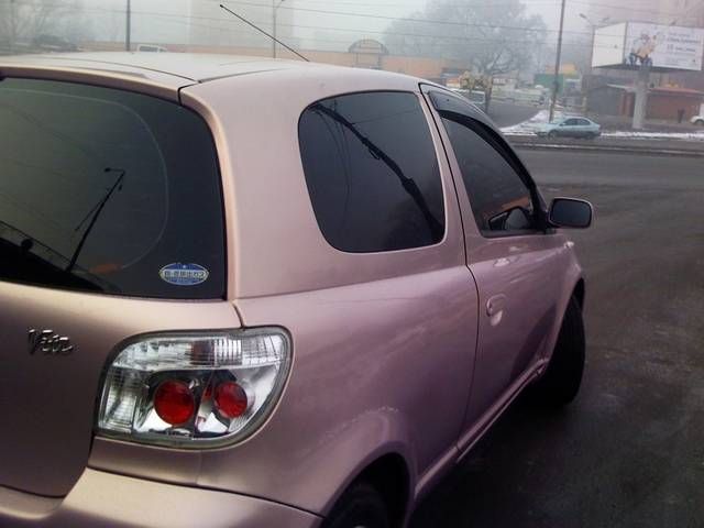 2000 Toyota Vitz
