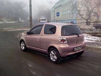 2000 Vitz