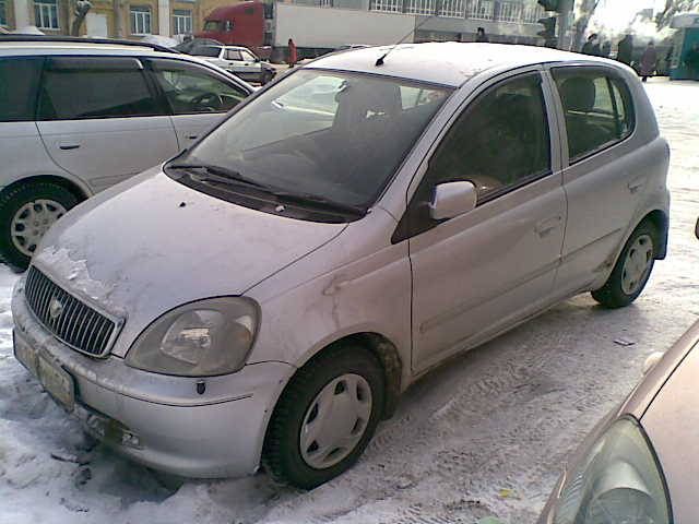 2000 Toyota Vitz