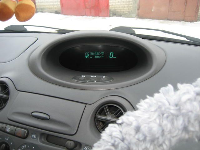 2000 Toyota Vitz