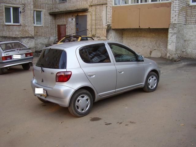 2000 Toyota Vitz