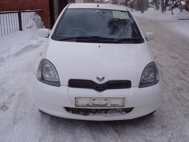 2000 Toyota Vitz