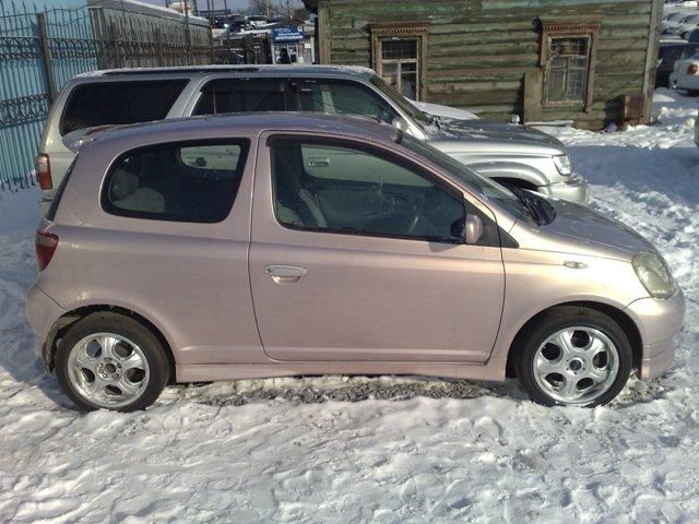 2000 Toyota Vitz