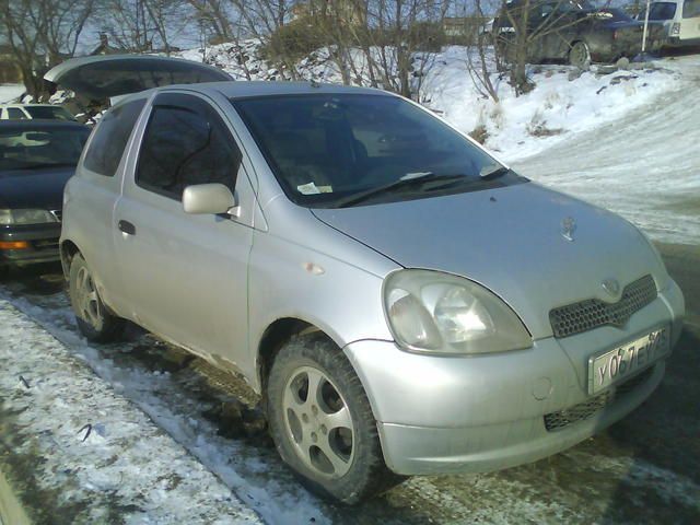 2000 Toyota Vitz