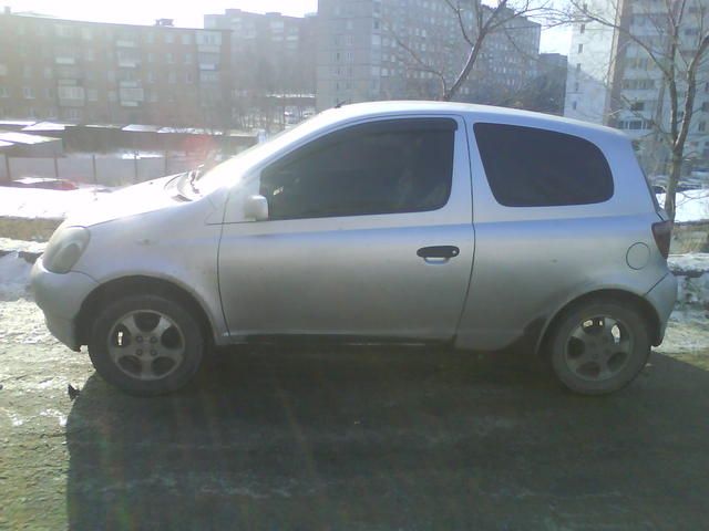 2000 Toyota Vitz