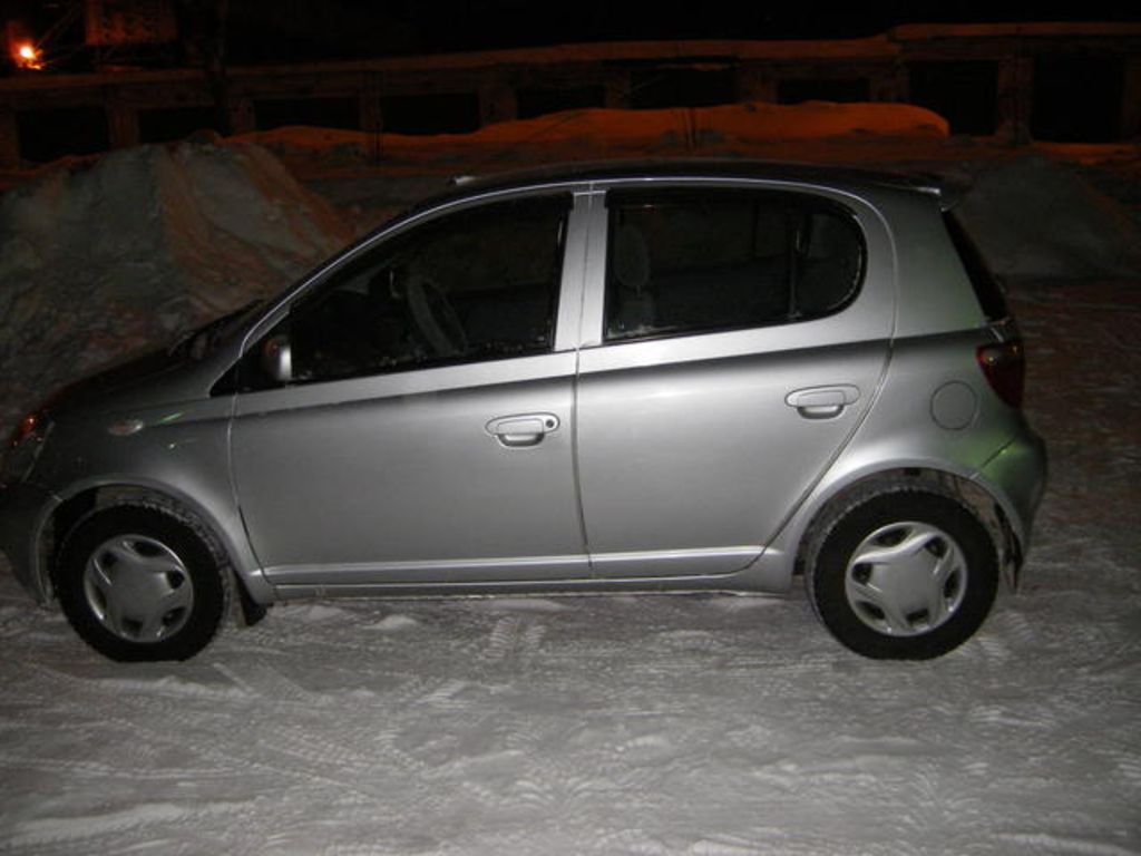 2000 Toyota Vitz