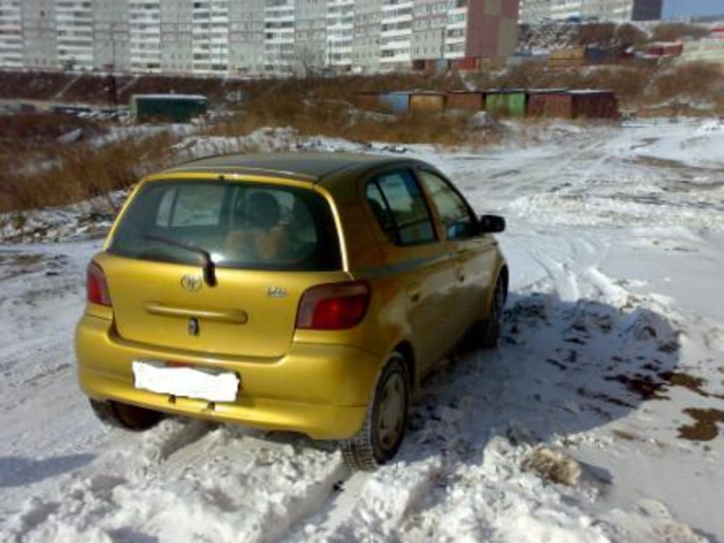 2000 Toyota Vitz